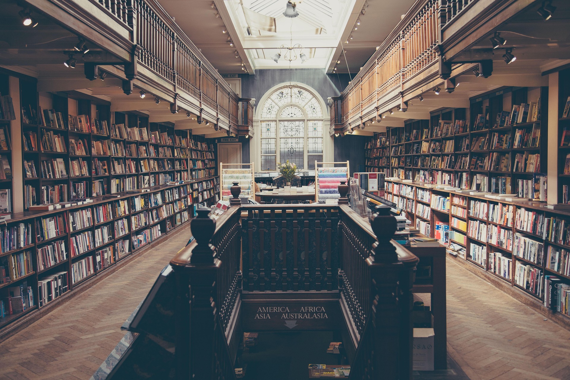 Ein Bild von einer Bibliothek